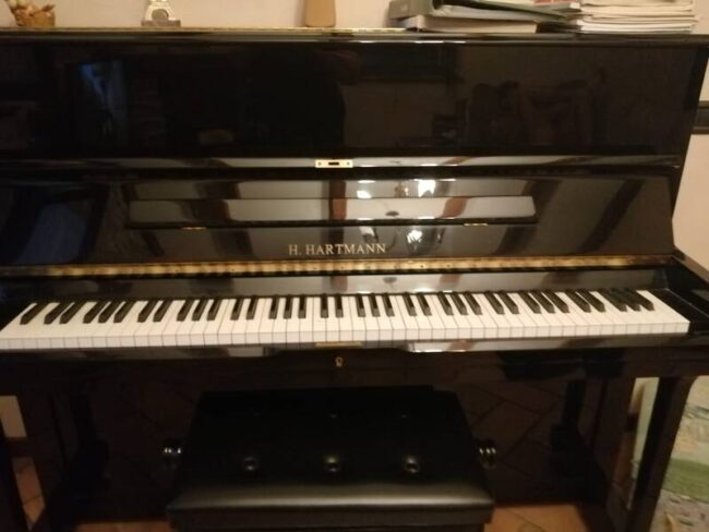 vendo pianoforte hartmann + sgabello