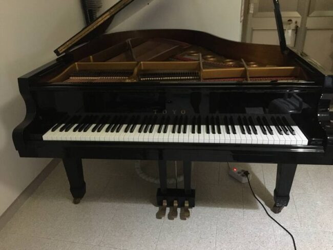 pianoforte acustico a mezza coda toyo