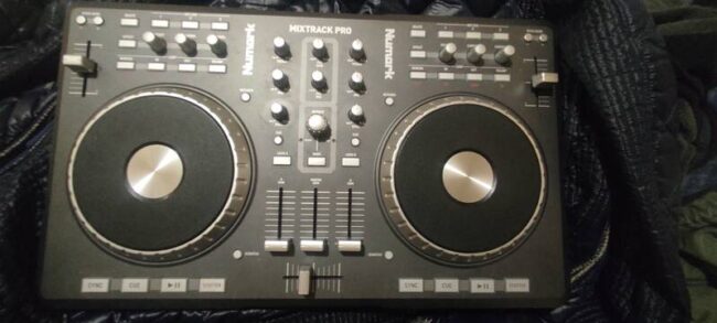 controller numark mixtrack pro usata