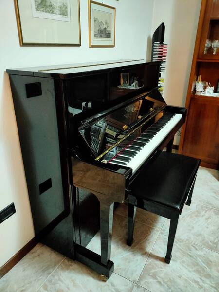 pianoforte verticale essex eup-123