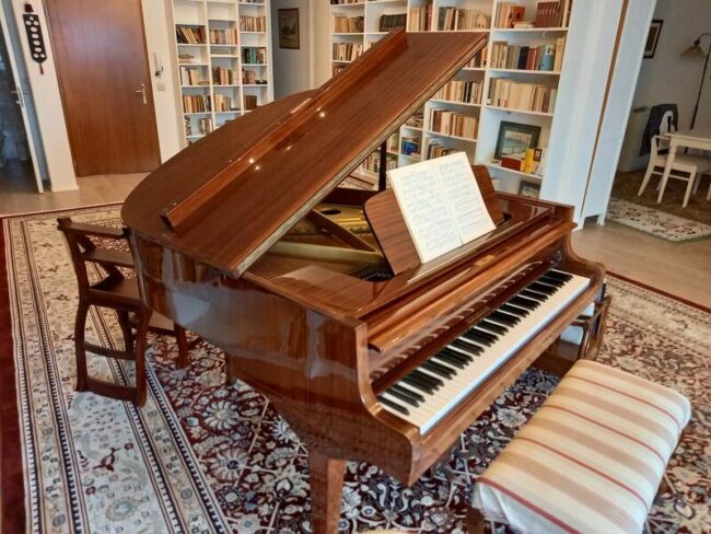 pianoforte niendorf degli anni cinquanta