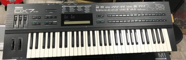 sintetizzatore yamaha dx7 -d ll