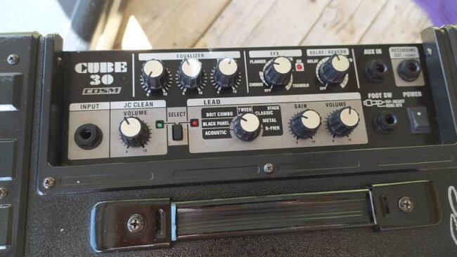 vendo amplificatore per chitarra roland professionale