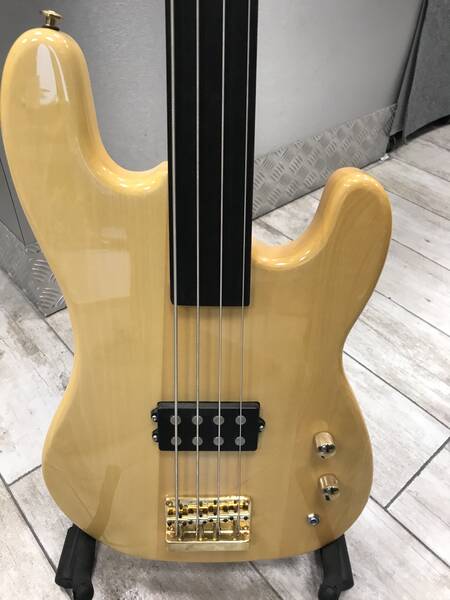 basso bryce fretless 4 corde nuovo