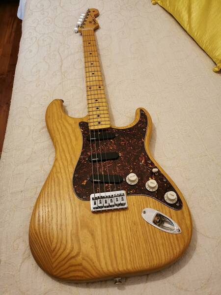 fender stratocaster custom