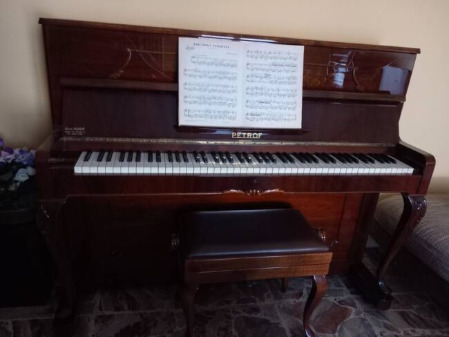 pianoforte petrof