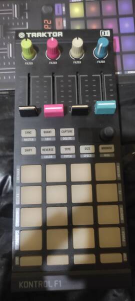 traktor kontrol f1 native instrument dj