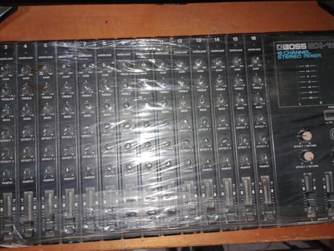 mixer boss 16 channel