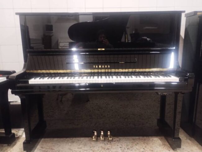 pianoforte yamaha u3 h con silent nuovo con trasporto e panca inclusi