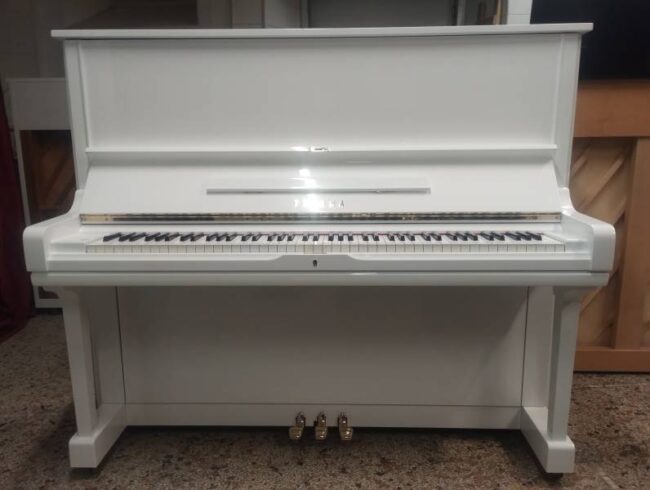 pianoforte yamaha u3 h bianco lucido con trasporto e panca inclusi