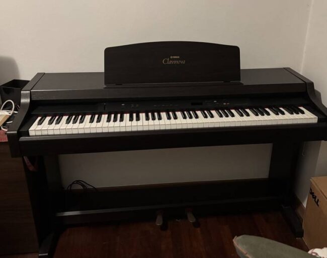 pianoforte yamaha clavinova clp-820 usato pochissimo