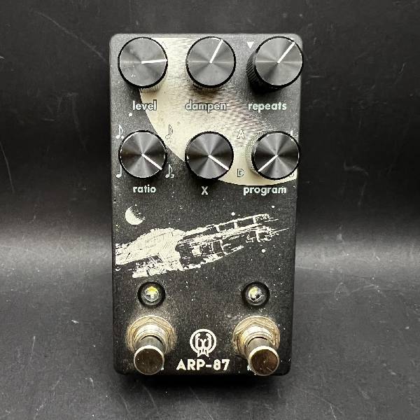 walrus audio - arp 87 multi function delay