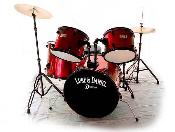 luke & daniel d900br - batteria acustica 5 pezzi completa con piatti e hardware - colore rosso