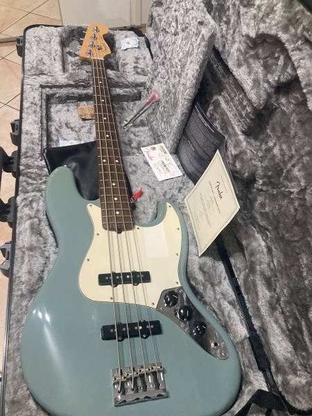 fender jazz bass usa + ibanez 5 corde