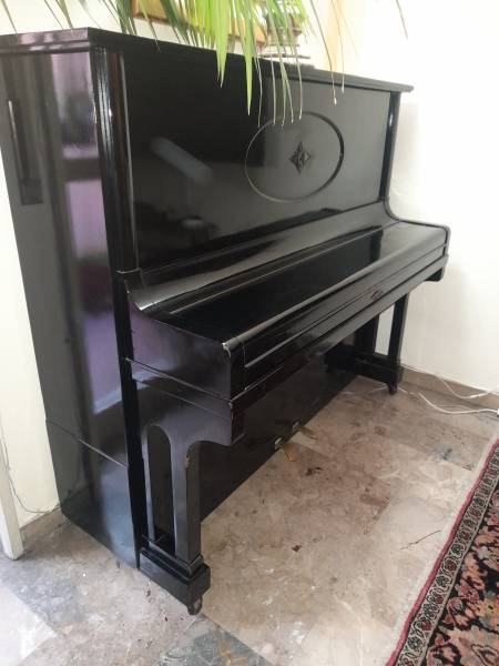 vendo pianoforte da muro nero