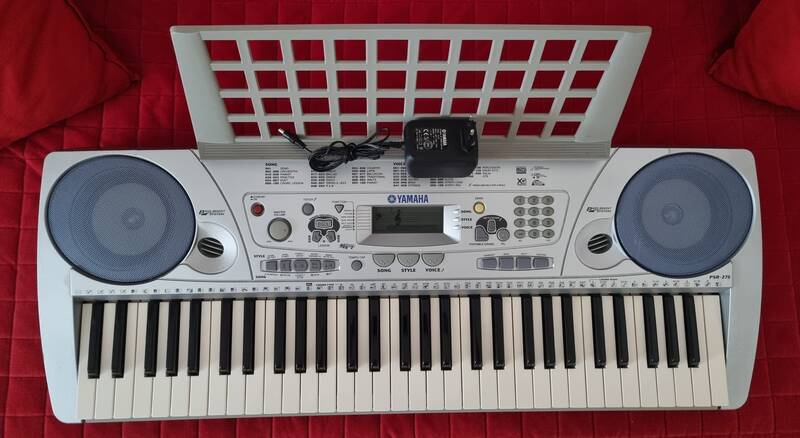 tastiera yamaha psr 275