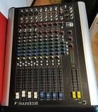 mixer soundcraft spirit m4 digital out