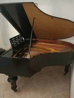 vendo pianoforte antico a coda del 1910 austriaco