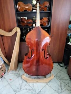 contrabbasso e violoncelli di liuteria