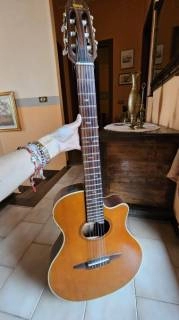 chitarra acustica yamaha modello apx 7cn