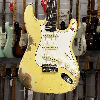 fender - custom shop stratocaster 67 heavy relic aged vintage white - spedizione gratis